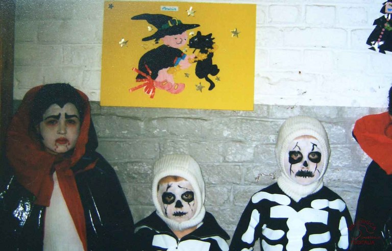 Moignelée : école communale. Halloween