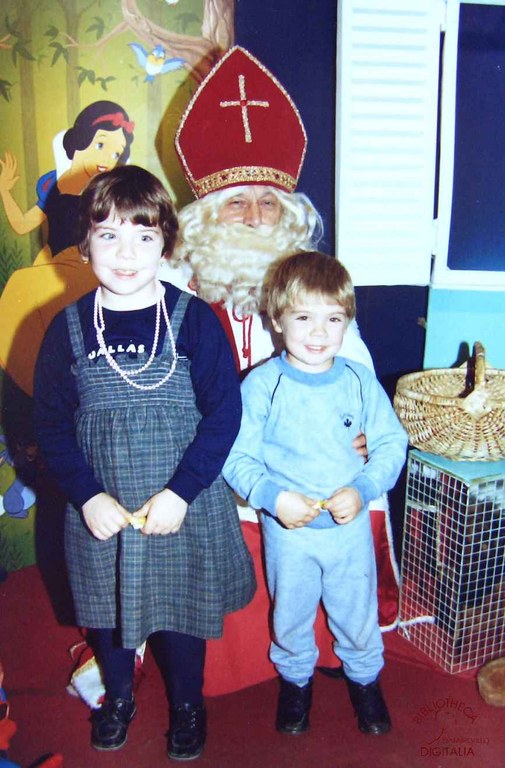 Moignelée : école communale  photo de classe avec Saint Nicolas