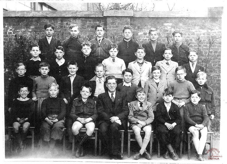 Tamines : école moyenne de l'Etat.