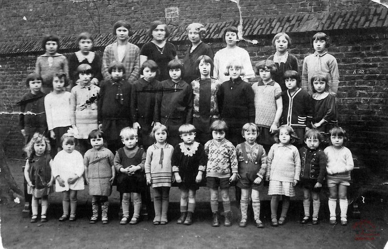 Tamines : école moyenne de l'Etat.