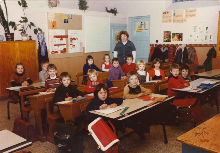 Tamines : école Saint Louis, Sainte Marie (aux Alloux). Classe de Melle HEINEN