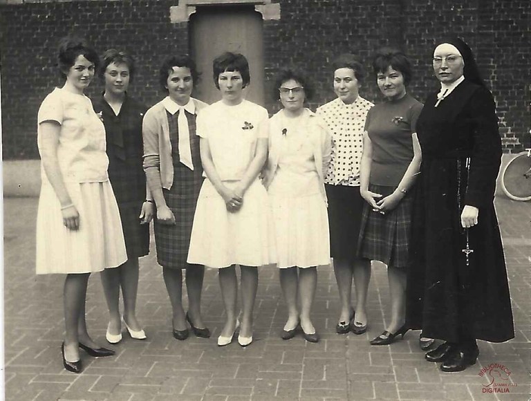 Tamines : école Sainte-Marie, avec Soeur Germaine