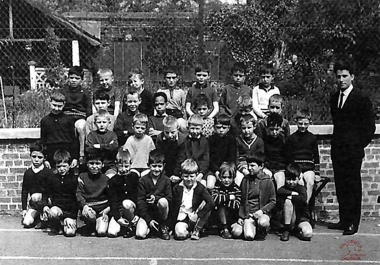Tamines : Institut Saint Jean-Baptiste. 1ère année