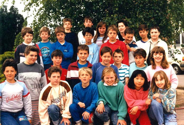 Velaine-sur-Sambre : école communale. Classe de Mme Marie-Aline (6ème année)