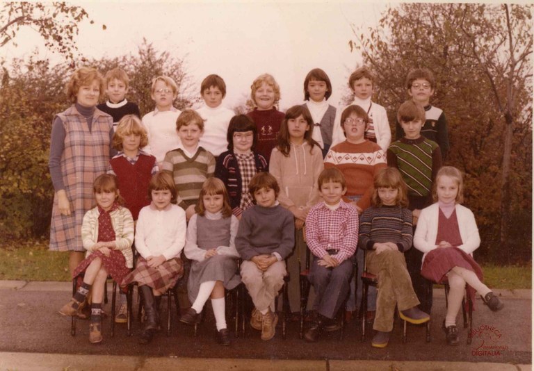 Velaine-sur-Sambre : école communale