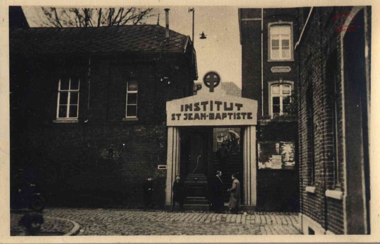 Tamines : entrée de l'Institut Saint Jean-Baptiste