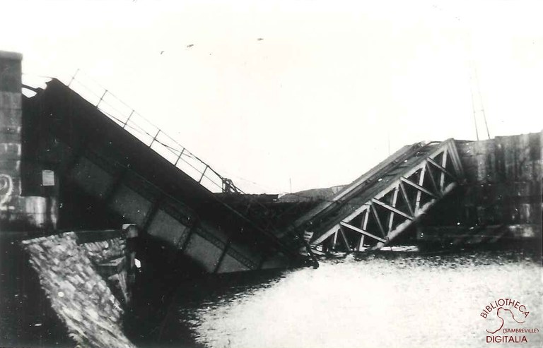 Pont du chemin de fer détruit en 1940 à Auvelais