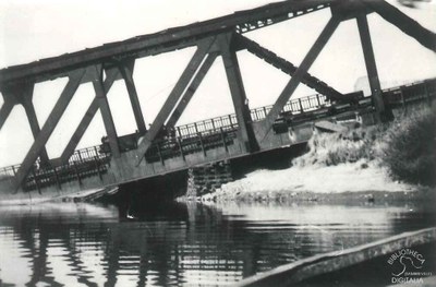 Pont du chemin de fer détruit en 1940 à Auvelais