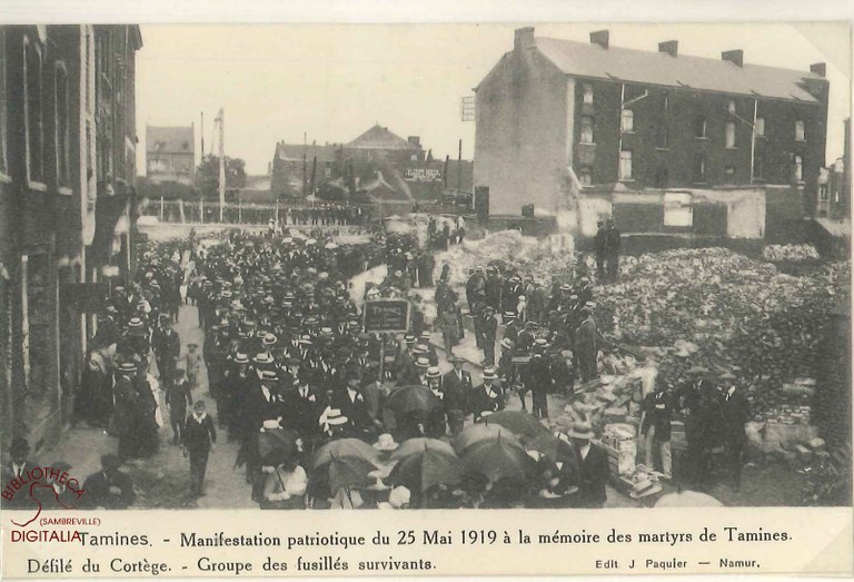 Manifestation patriotique du 25 mai 1919 à la mémoire des martyrs de Tamines. Défilé du cortège - Groupe des fusillés survivants