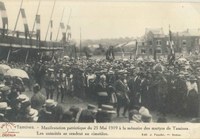Manifestation patriotique du 25 mai 1919 à la mémoire des martyrs de Tamines. Les autorités se rendent au cimetière