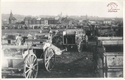 Matériel abandonné par les allemands en retraite, rue des Auges à Auvelais, en 1918