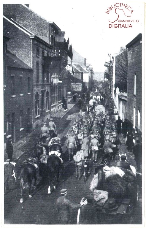 Troupes allemandes en retraite,  rue de la Station à Auvelais, en novembre 1918