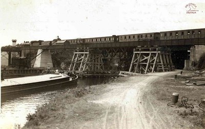 Auvelais : construction du pont et de la passerelle du chemin de fer
