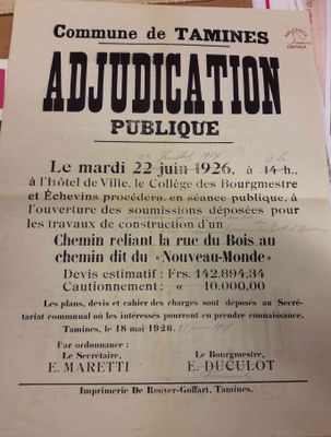 Tamines : Affiche concernant des travaux entre le chemin reliant la rue du Bois et le chemin dit du "Nouveau-Monde"