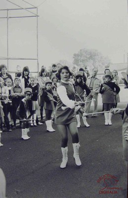 Groupe de majorettes à Tamines