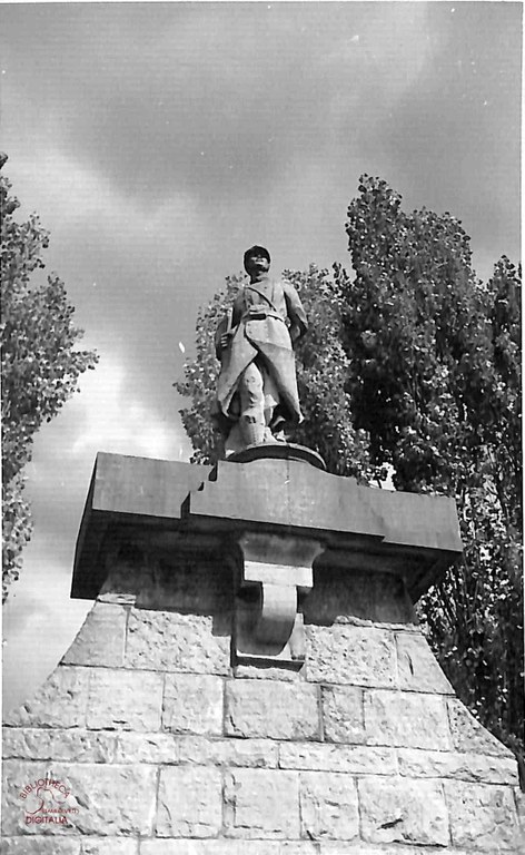 Falisolle Monument dédié au Caporal Pierre LEFEUVRE