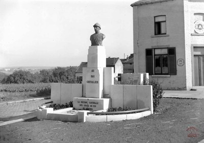Tamines : monument dédié au Roi Chevalier (le Roi Albert Ier)