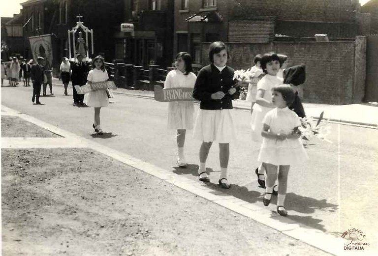Moignelée : procession