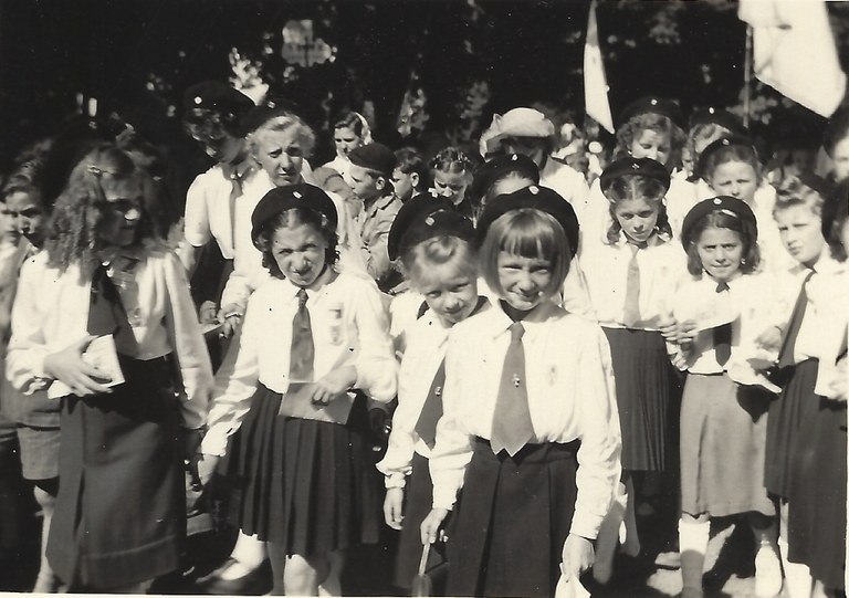Tamines : église des Alloux. Mouvement de jeunesse catholique