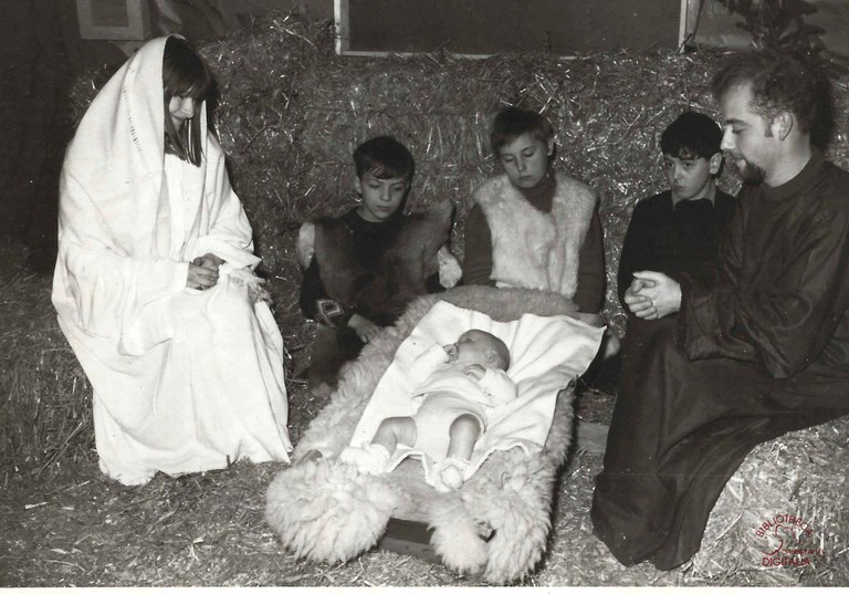 Tamines : Eglise Saint-Martin : une crèche vivante