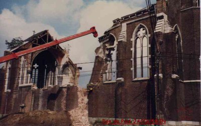 Velaine-sur-Sambre : démolition de l'ancienne Eglise