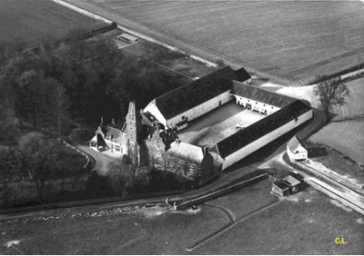 Velaine-sur-Sambre : Ferme DE QUIRINI
