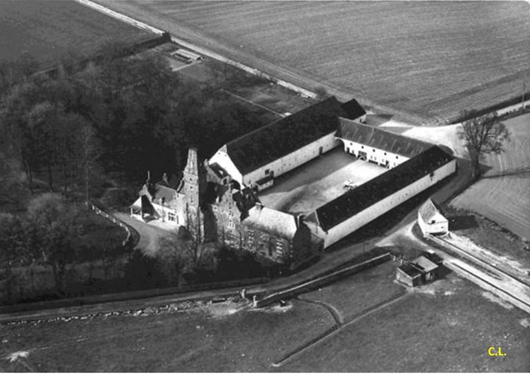 Velaine-sur-Sambre : Ferme DE QUIRINI